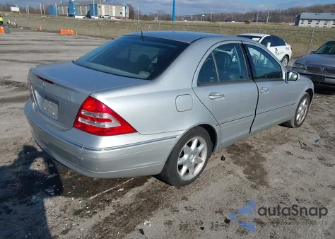 2001 Mercedes-Benz C 320 from USA, damaged, VIN WDBRF64J51F119218